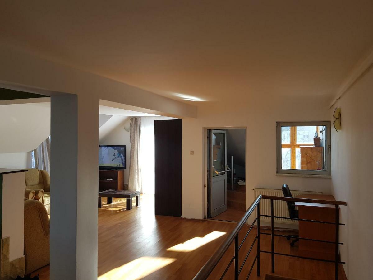 Penthouse Apartament 2 Floors, 2 Bedroom , 2 Bath, 120 Sqm , Inside Yard Parking Cluj-Napoca Luaran gambar